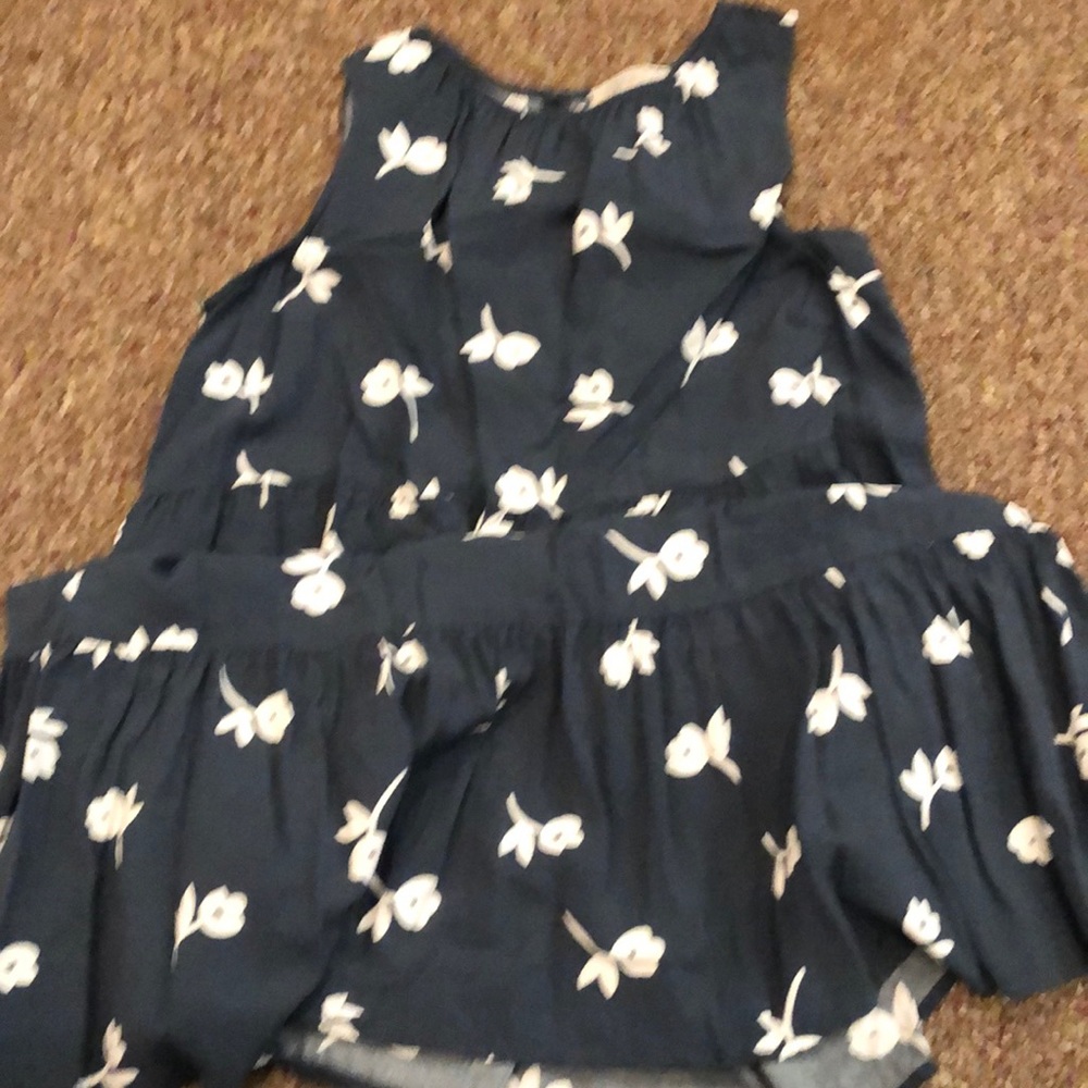 Small Women’s Loft Outlet Dress. Size Small. Blue with flowers